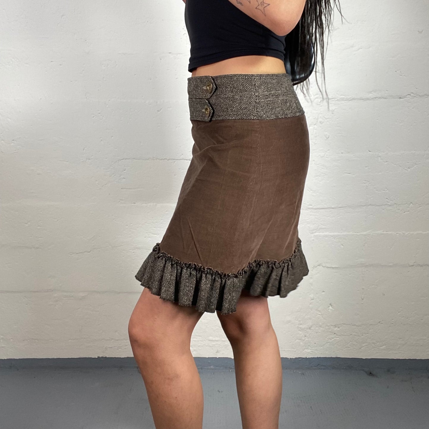 Vintage 90's Datenight Brown Skirt with Ruffles and Button Details (S)