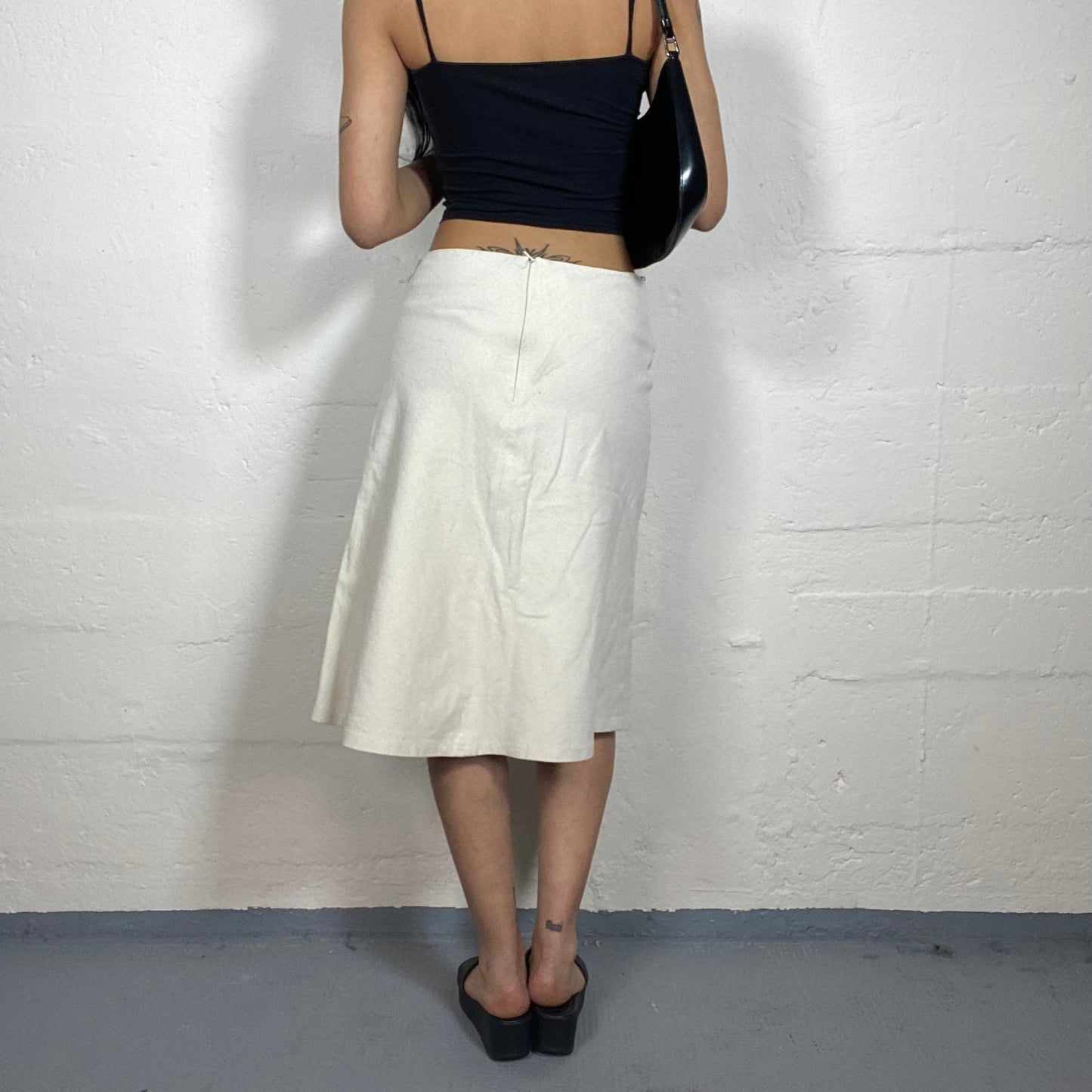 Vintage 2000's Office Girl Creme White Midi Skirt with Buckle Detail (M)