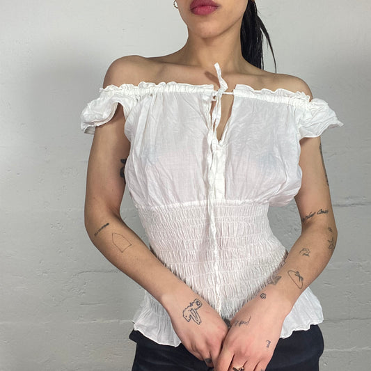 Vintage 90's Romantic Summer Country Side Girl White Linen Off-Shoulders Top with Ruffles (S)