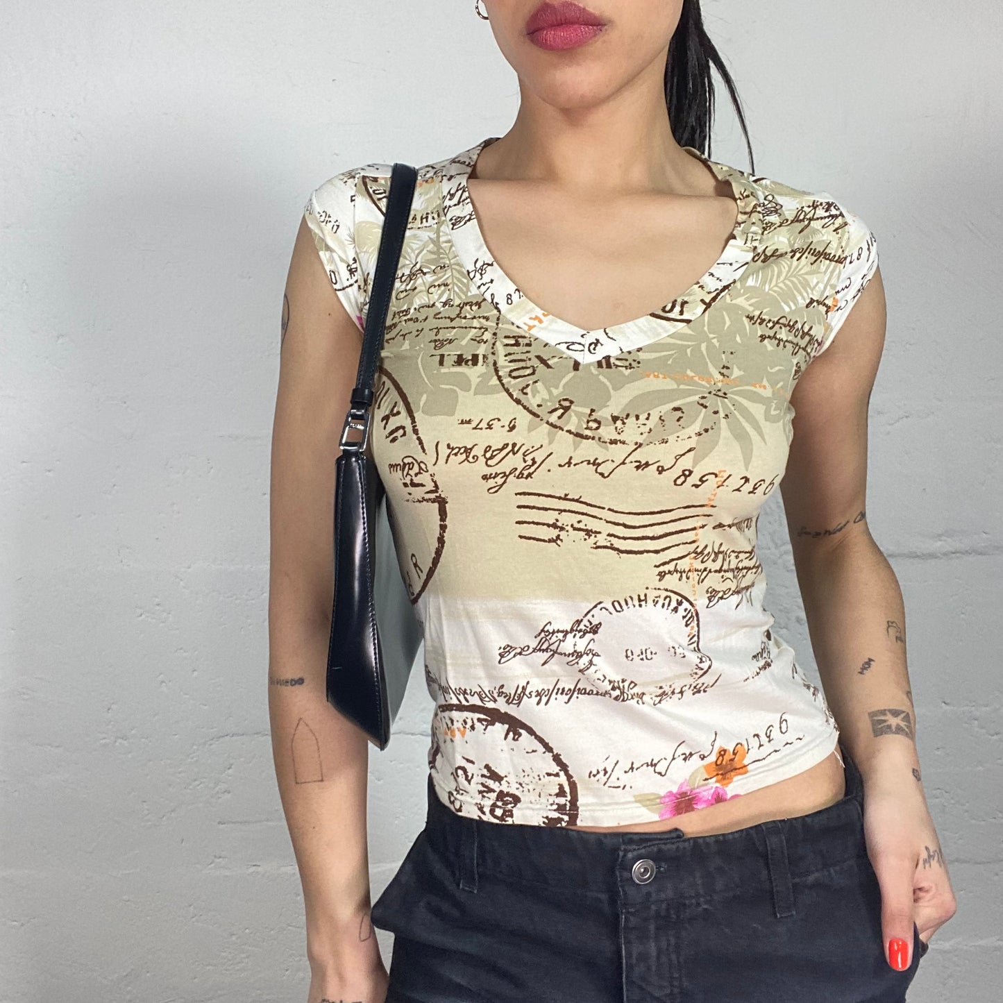 Vintage 90's Downtown Girl Beige White Stamps Printed Tee with V-Neck (S)