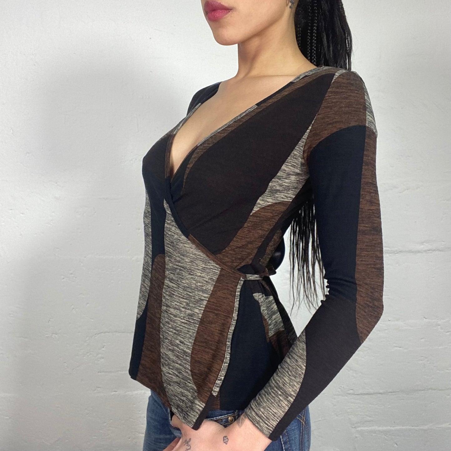 Vintage 90's Casual Date Brown and Black Printed Longsleeve V-Neck Top (S)