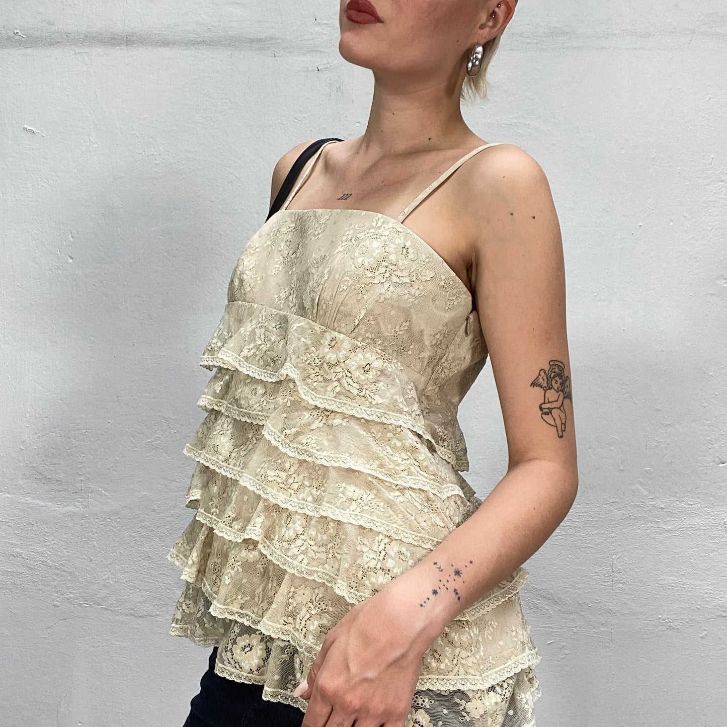 Vintage 90's Coquette Off White Lace Top with Frills (S/M)