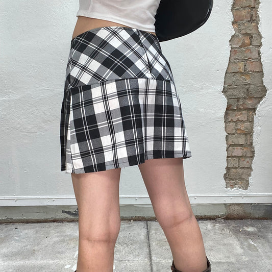 Vintage 90's Clueless Black and White Plaid Mini Skirt (S/M)