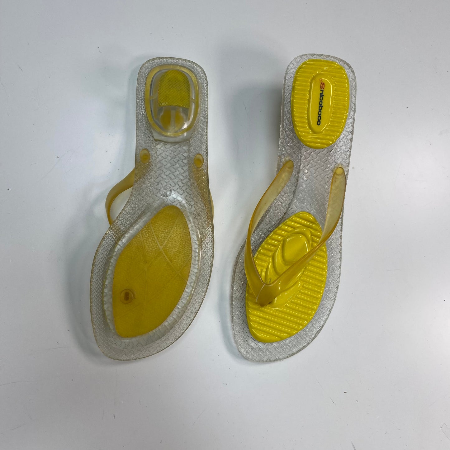 Vintage 2000's Yellow Flip Flop Heels (41)