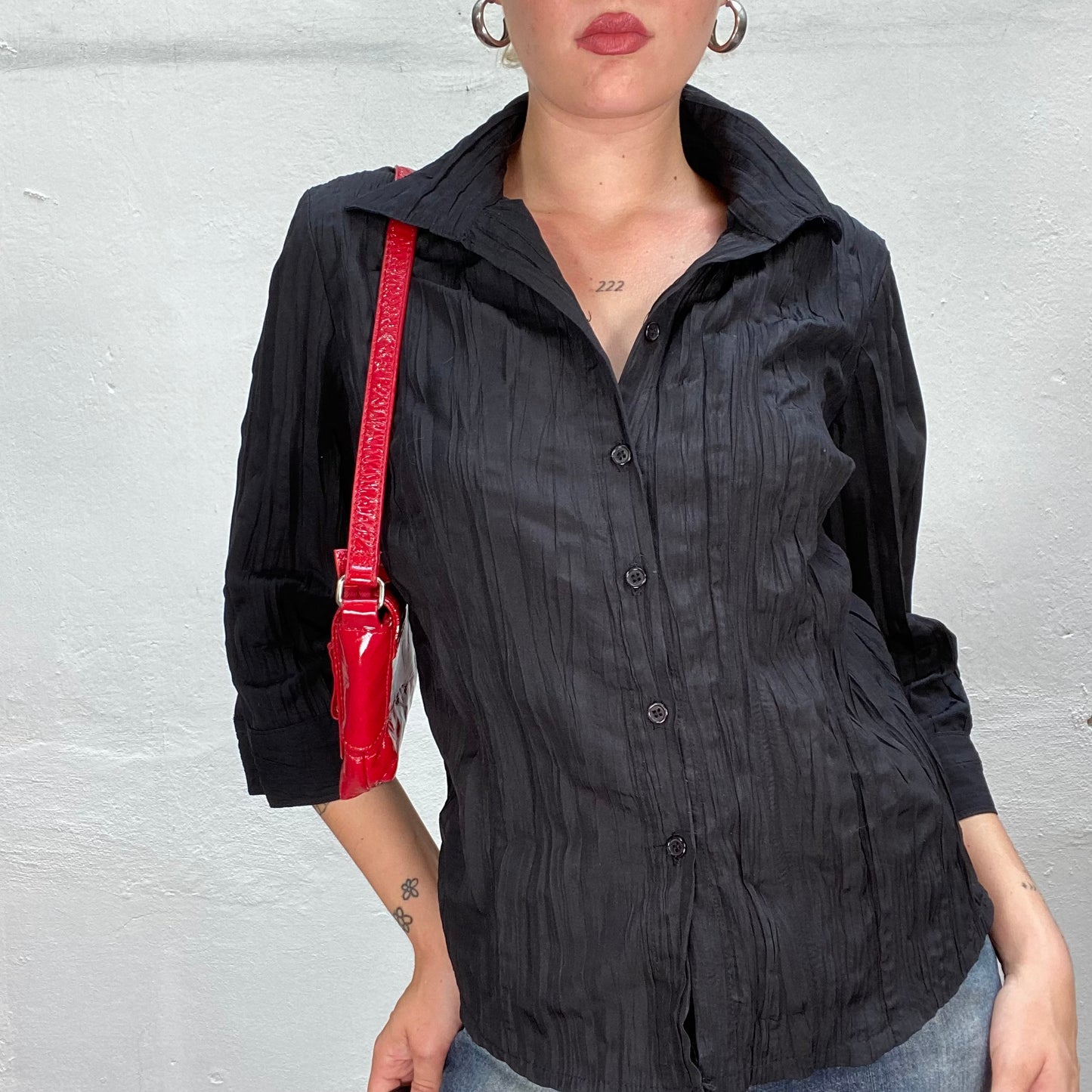 Vintage 2000's Classic Black Shirt with Ruffled Effect (M)