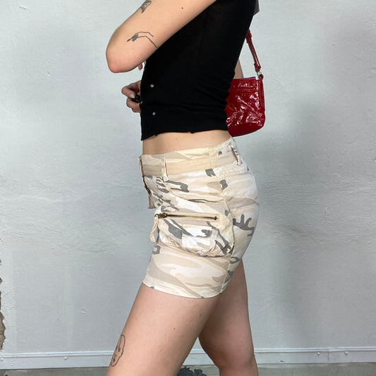 Vintage 2000's Downtown Girl Beige and Khaki MIni Skirt with Camo Print (S)