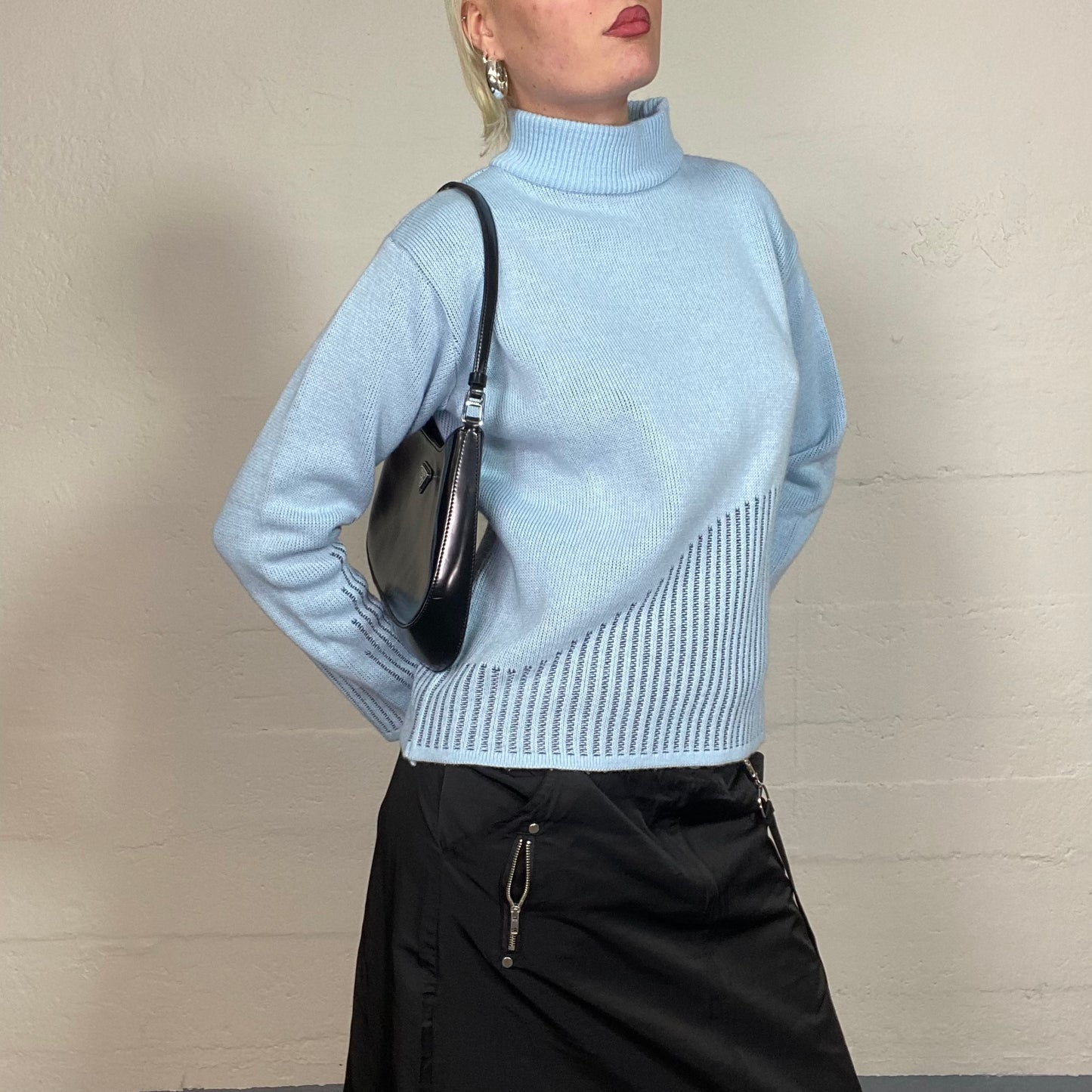 Vintage 2000's Streetwear Baby Blue Turtleneck Knit Jumper with Grey Contrast Stiching (M)