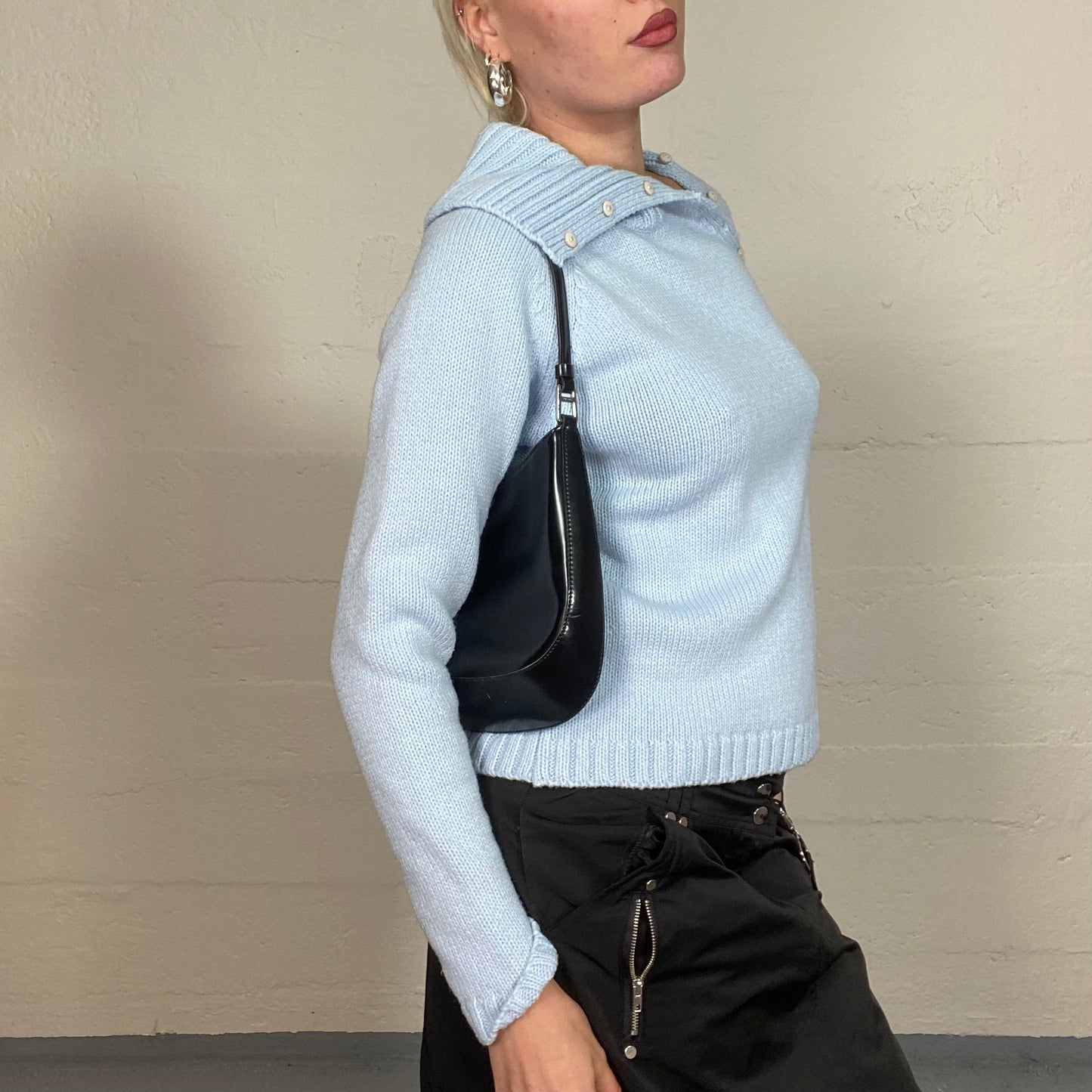 Vintage 90's Classic Baby Blue Knitted Rib Stitch Pullover with Asymmetric Side Button Up Detail (S/M)