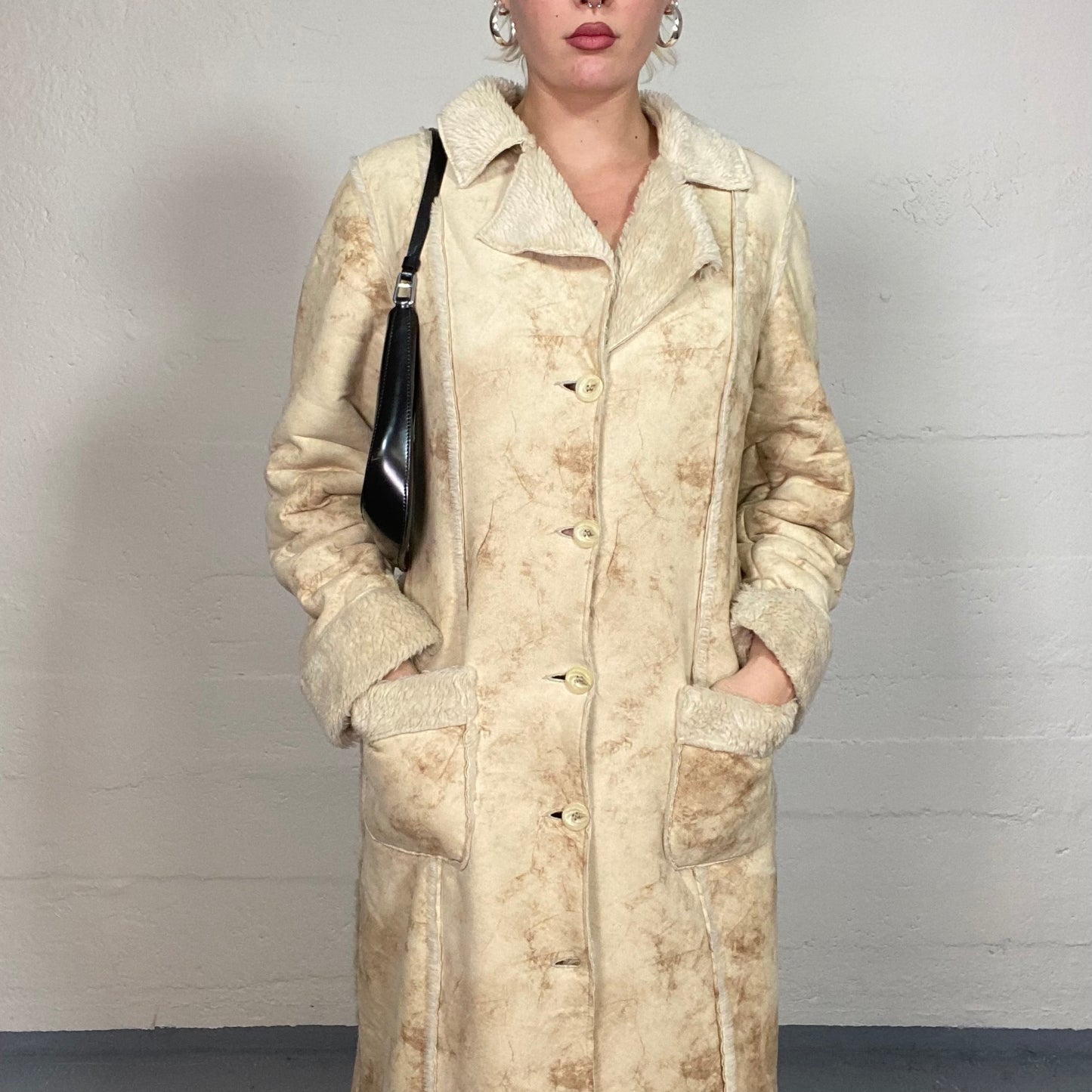 Vintage 2000's Bratz Beige Faux Leather Maxi Afghan Coat with White Collar and Sleeves Detail (M)