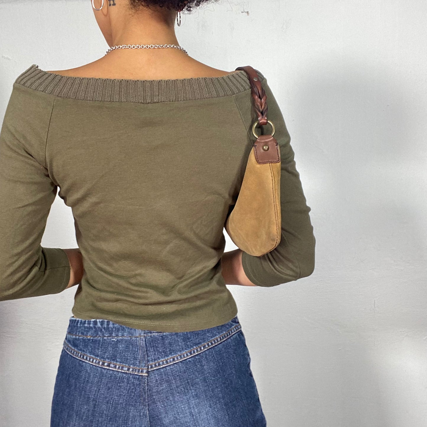 Vintage 2000's Streetstyle Khaki Off Shoulder V-Neck Light Knit Sweater (S)