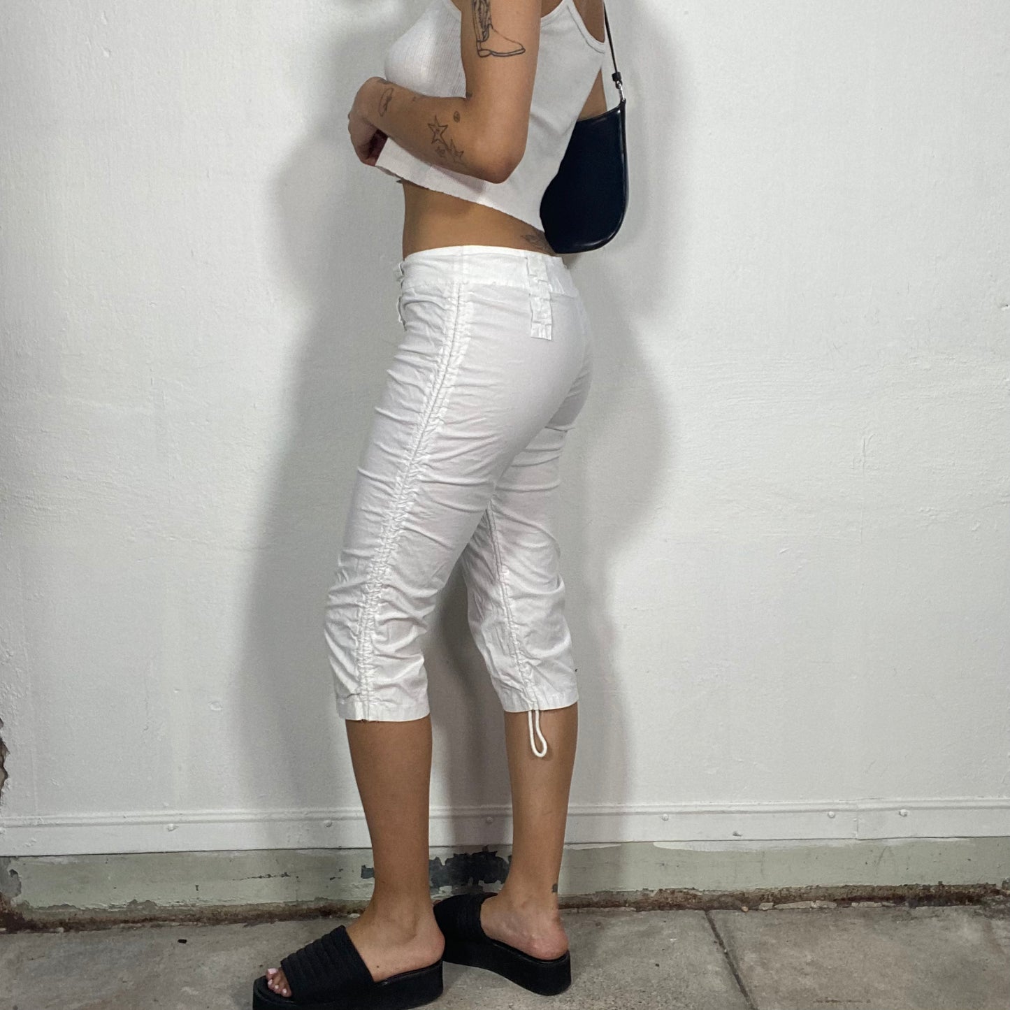 Vintage 2000's Summer White Capri Pants with Side Scrunch Detail (S)