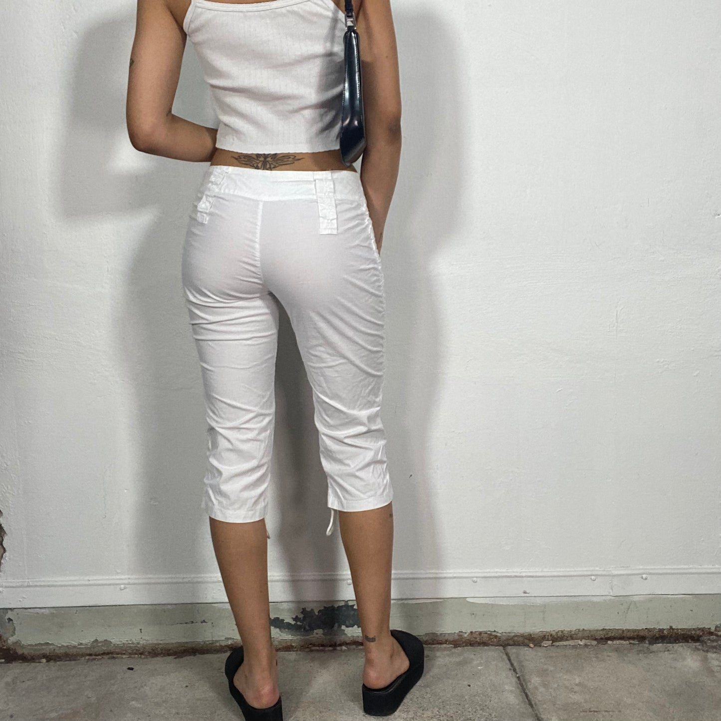 Vintage 2000's Summer White Capri Pants with Side Scrunch Detail (S)