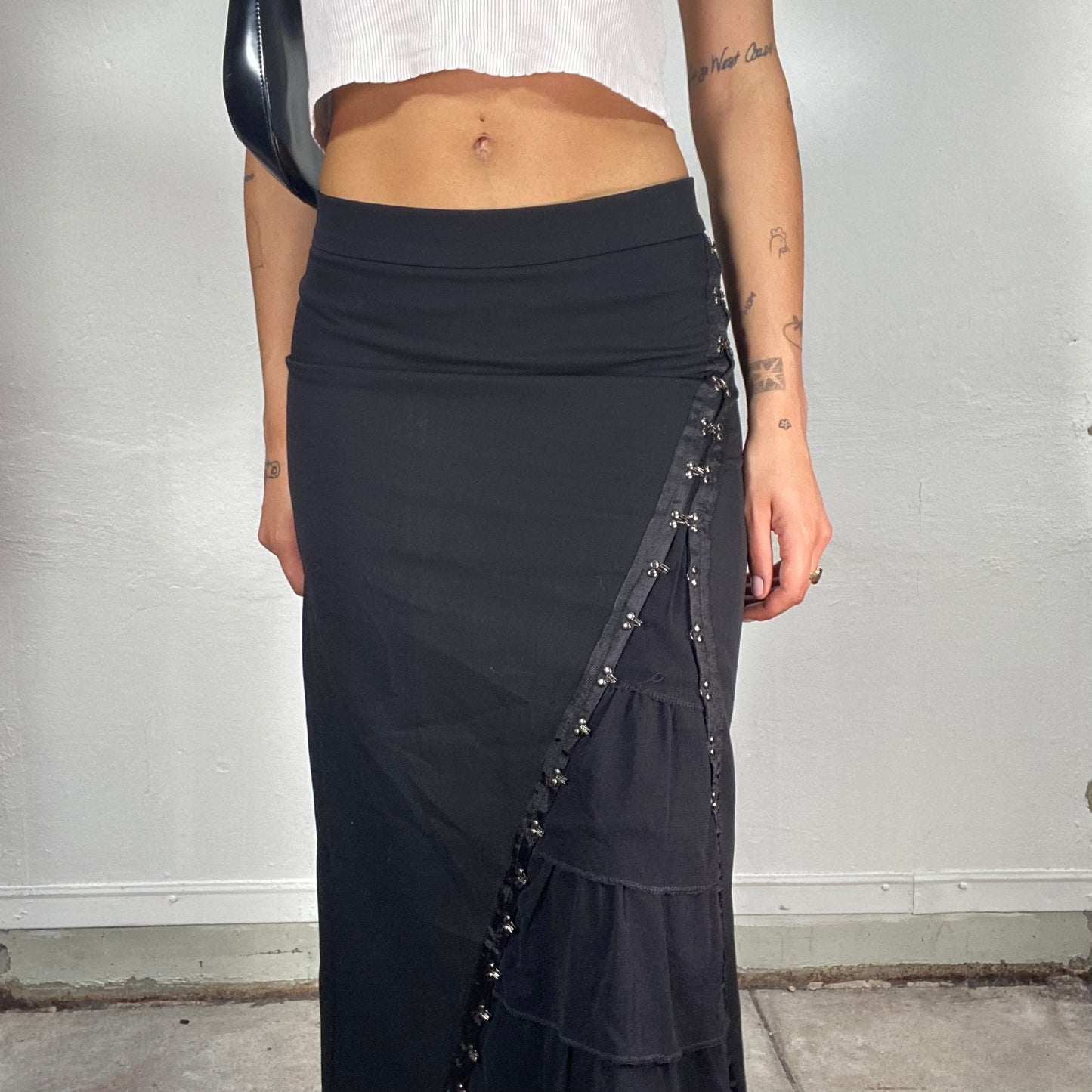 Vintage 2000's Gothic Black Miidi Skirt with Hook and Eye Detail (S)