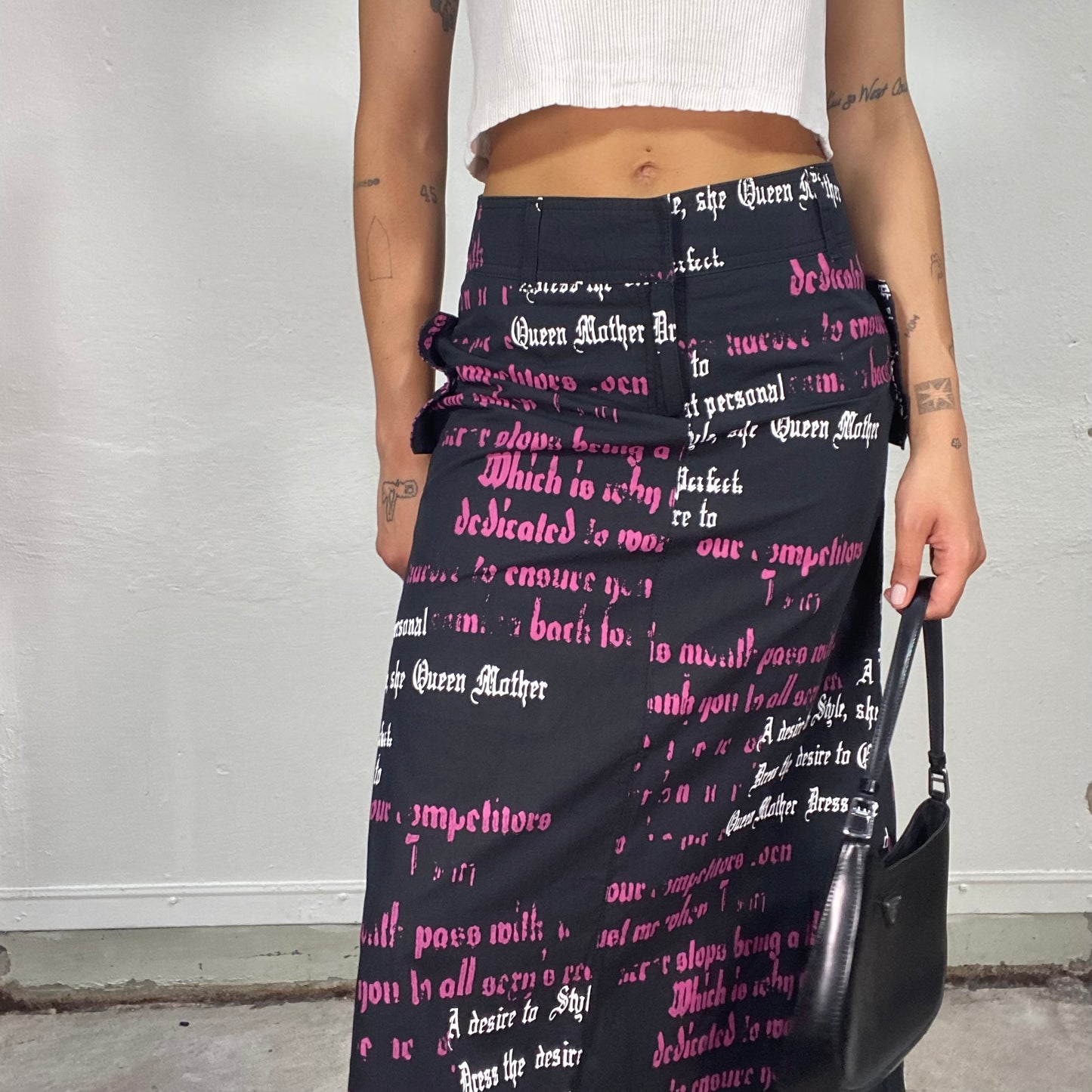 Vintage 2000's Punky Black Max Skirt with White and Pink Gothic Writing (S)