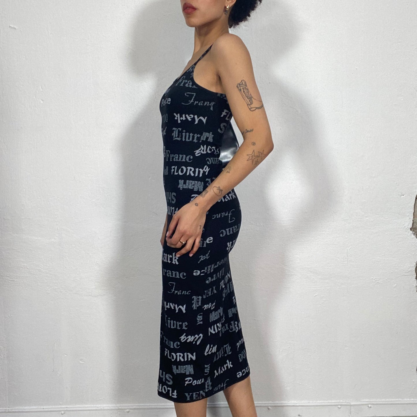 Vintage 2000's Grunge Black Boy Con midi Dress with Grey Writing Print (XS/S)