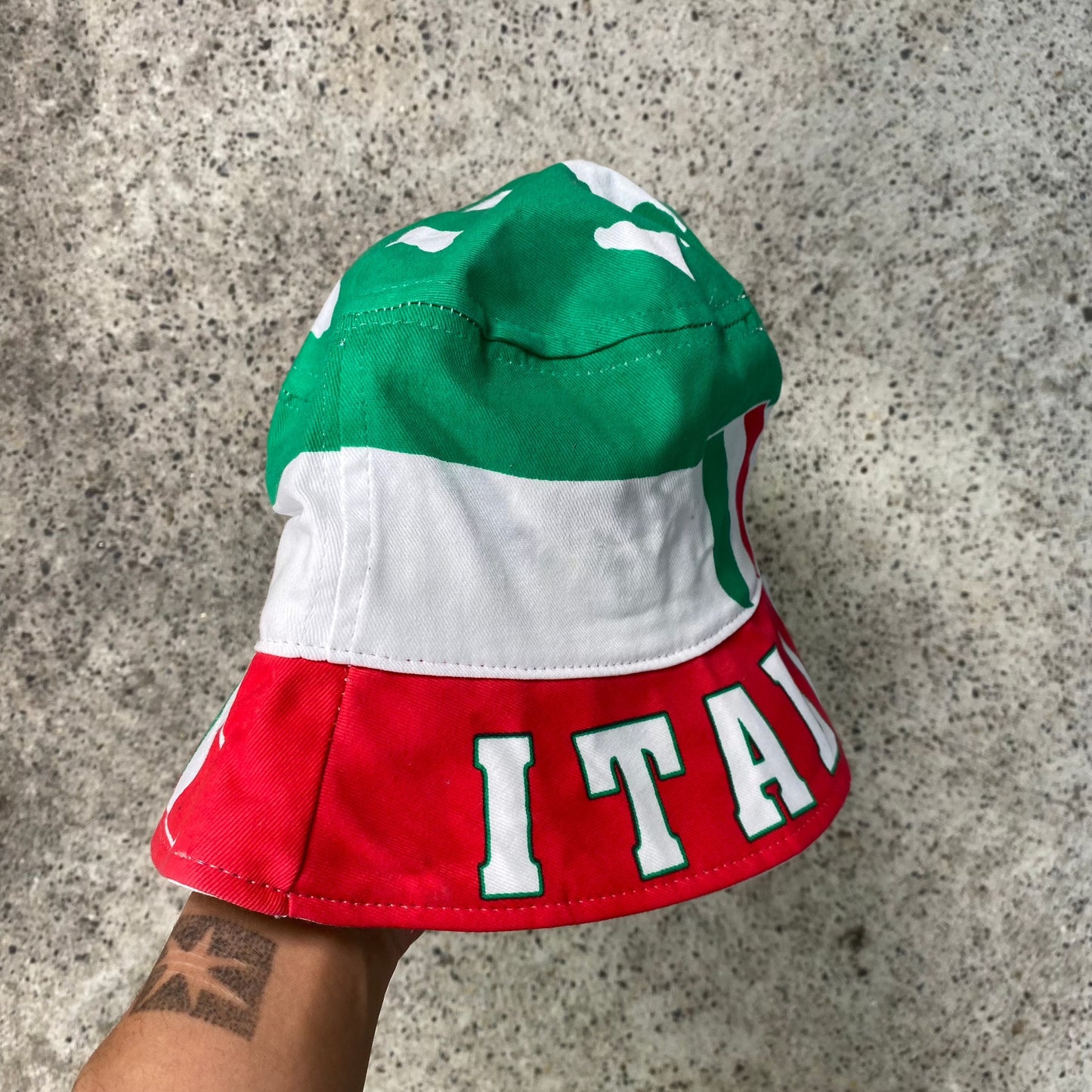 Vintage 90's Funky Green White Red Italia Bucket Hat