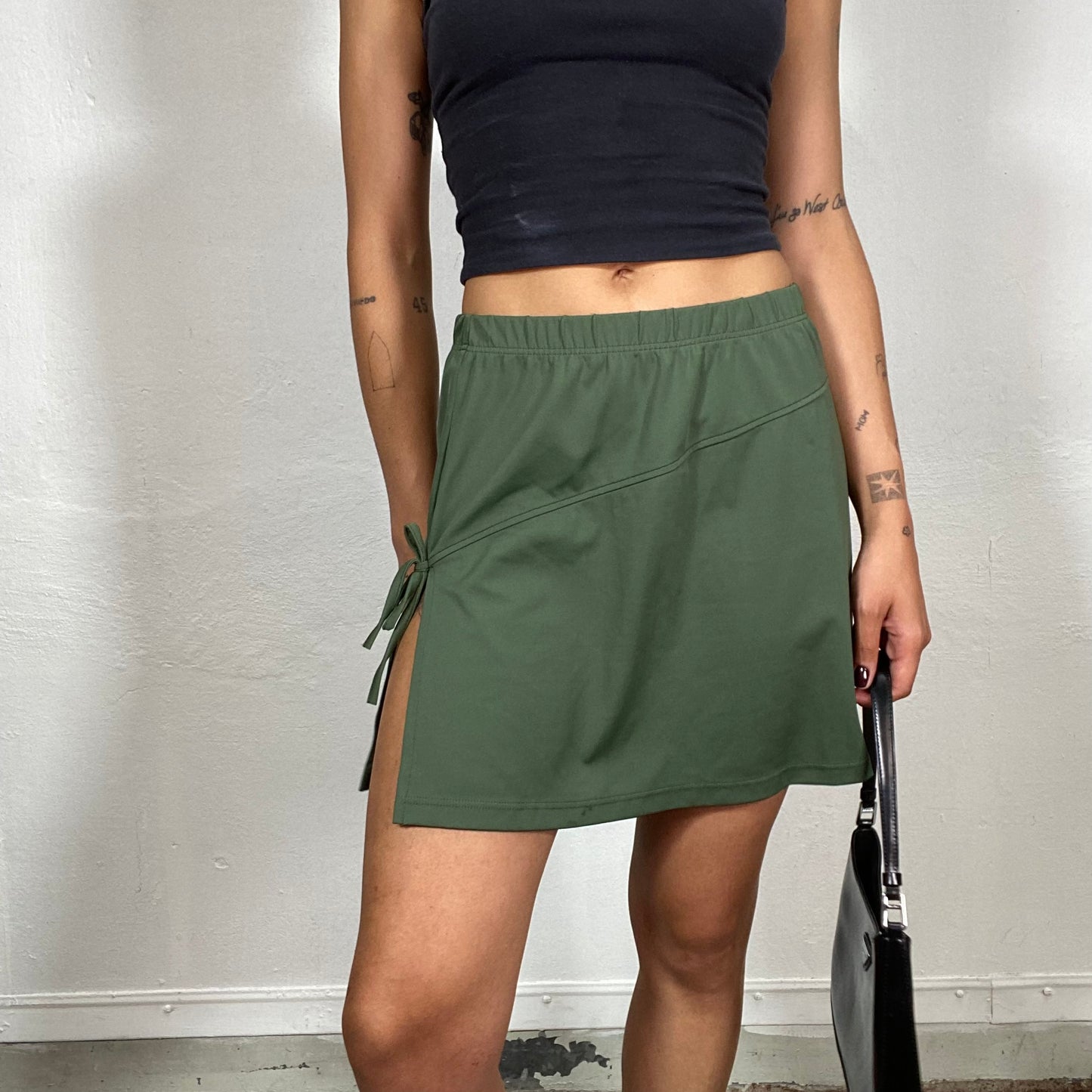 Vintage 2000's Sporty Green Mini Khaki Skirt with Slit and Bow Detail (S/M)