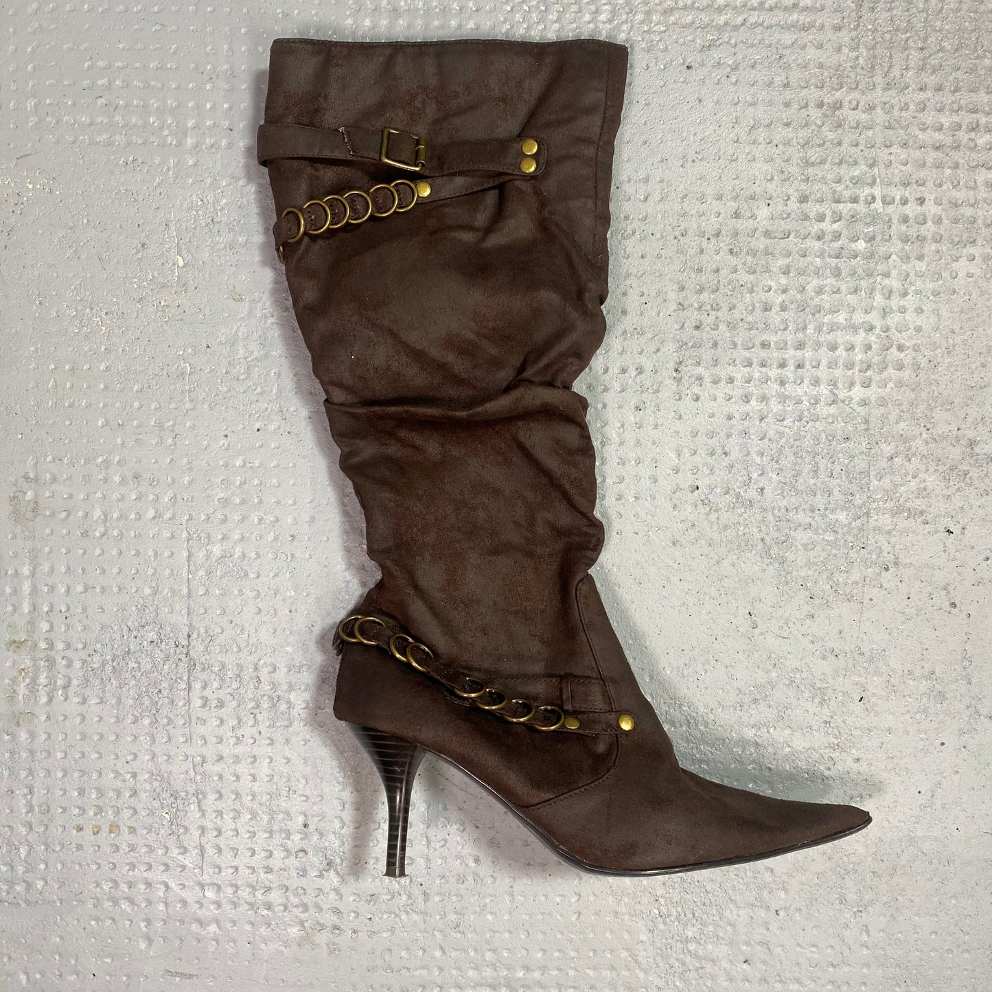 Vintage 2000's Brown Cowboy Stiletto Boots with Golden Chain Detail (36)
