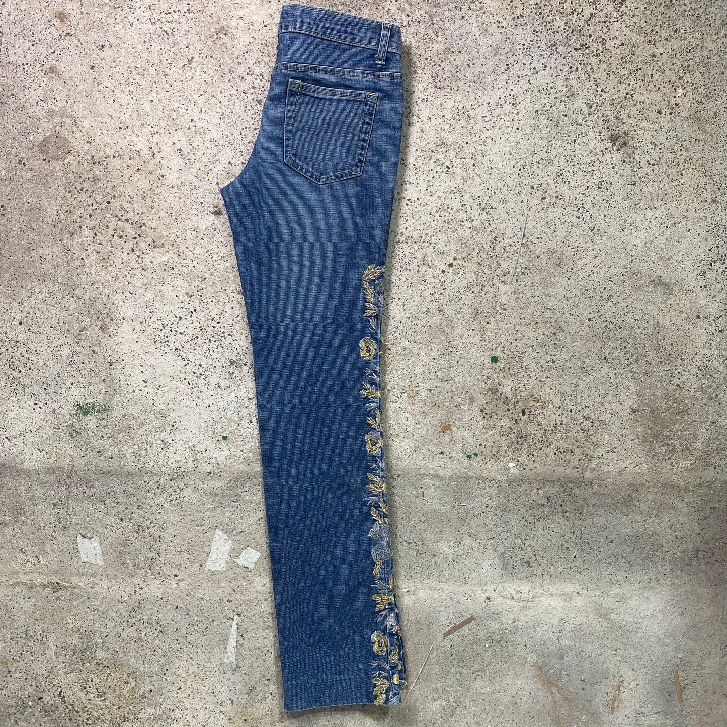 Vintage 2000's Streetwear Straight Leg Jeans with Gold and Blue Floral Embroidery (S)