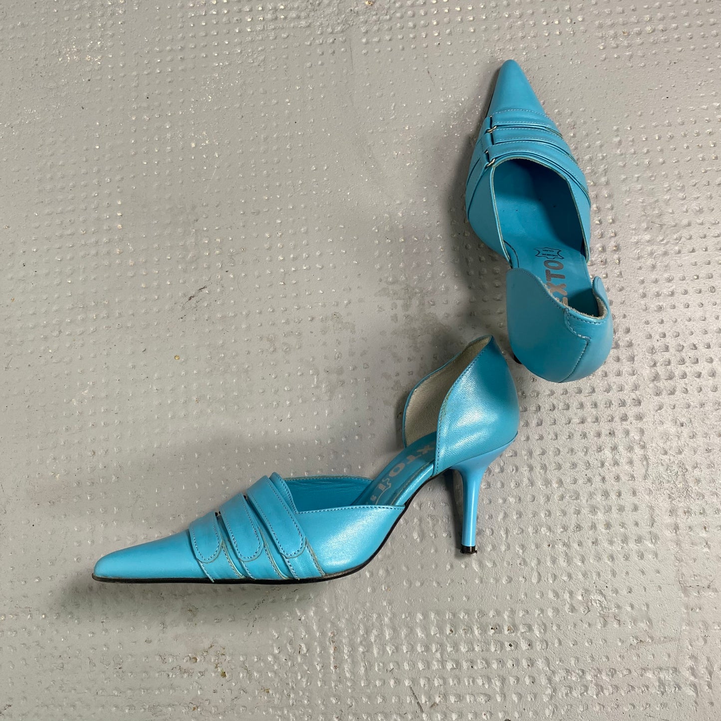 Vintage 2000's Archive Aqua Blue Pointed Kitten Heels with Multiple Belt Detail (Size 35)