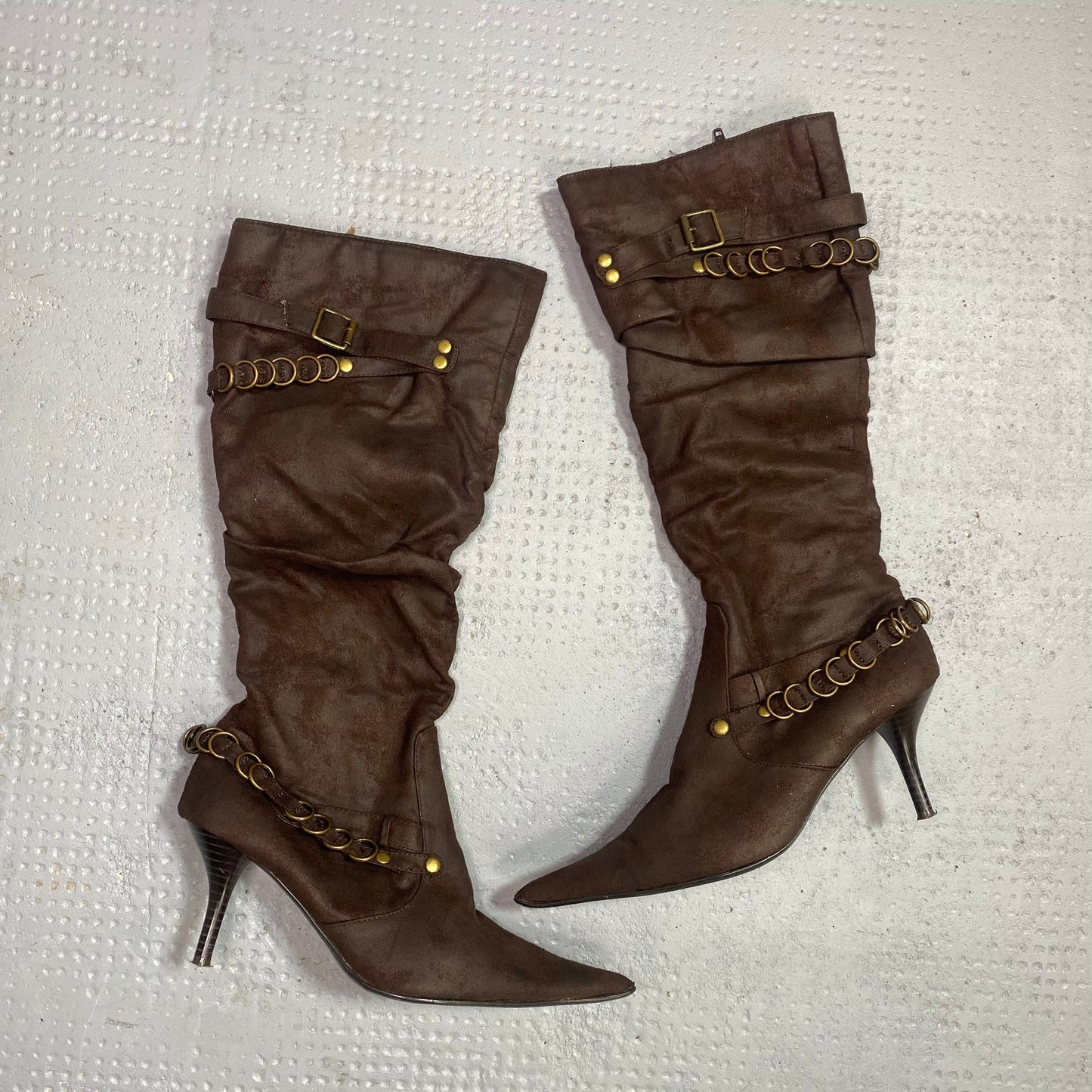 Vintage 2000's Brown Cowboy Stiletto Boots with Golden Chain Detail (36)
