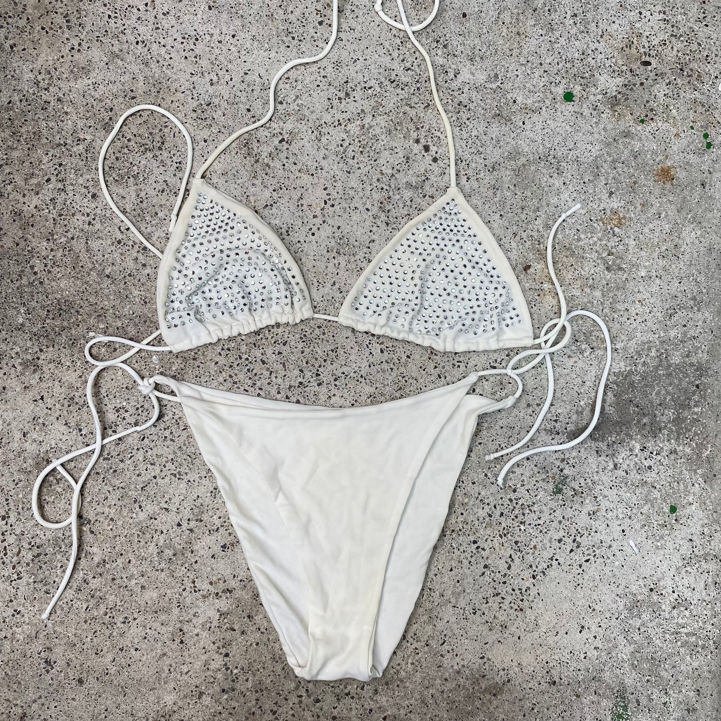 Vintage 2000's Funky White Bikini With Rhinestone Top (M)