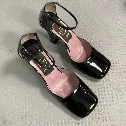 Vintage 2000's Archive Black Square Heels with Shiny Material (Size 37,5)