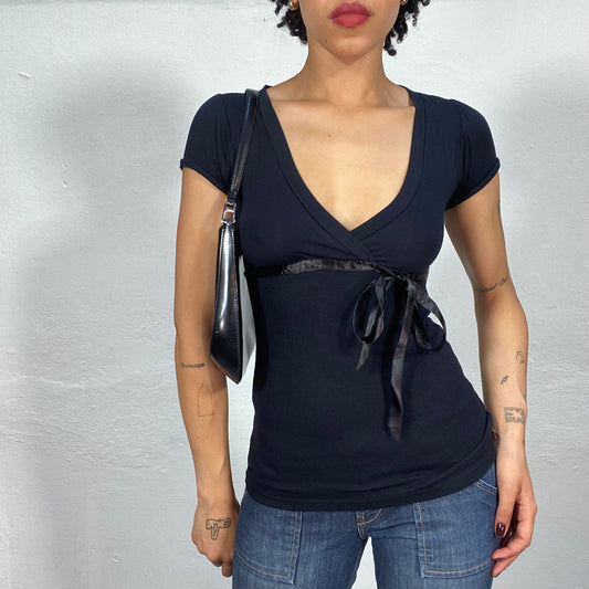 Vintage 2000's Downtown Girl Classic Black V-Neck Shirt with Bow Detail (S)