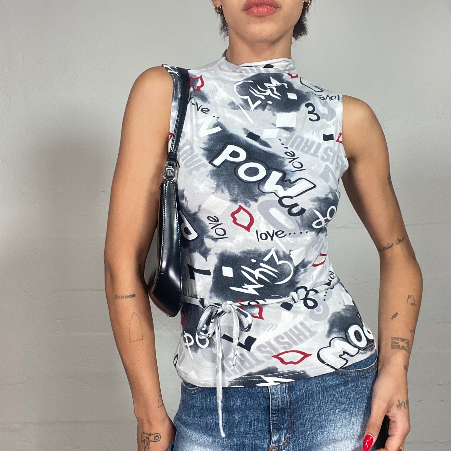 Vintage 2000's Girl-Pop Grey Highneck Top with Comic Print (S/M)