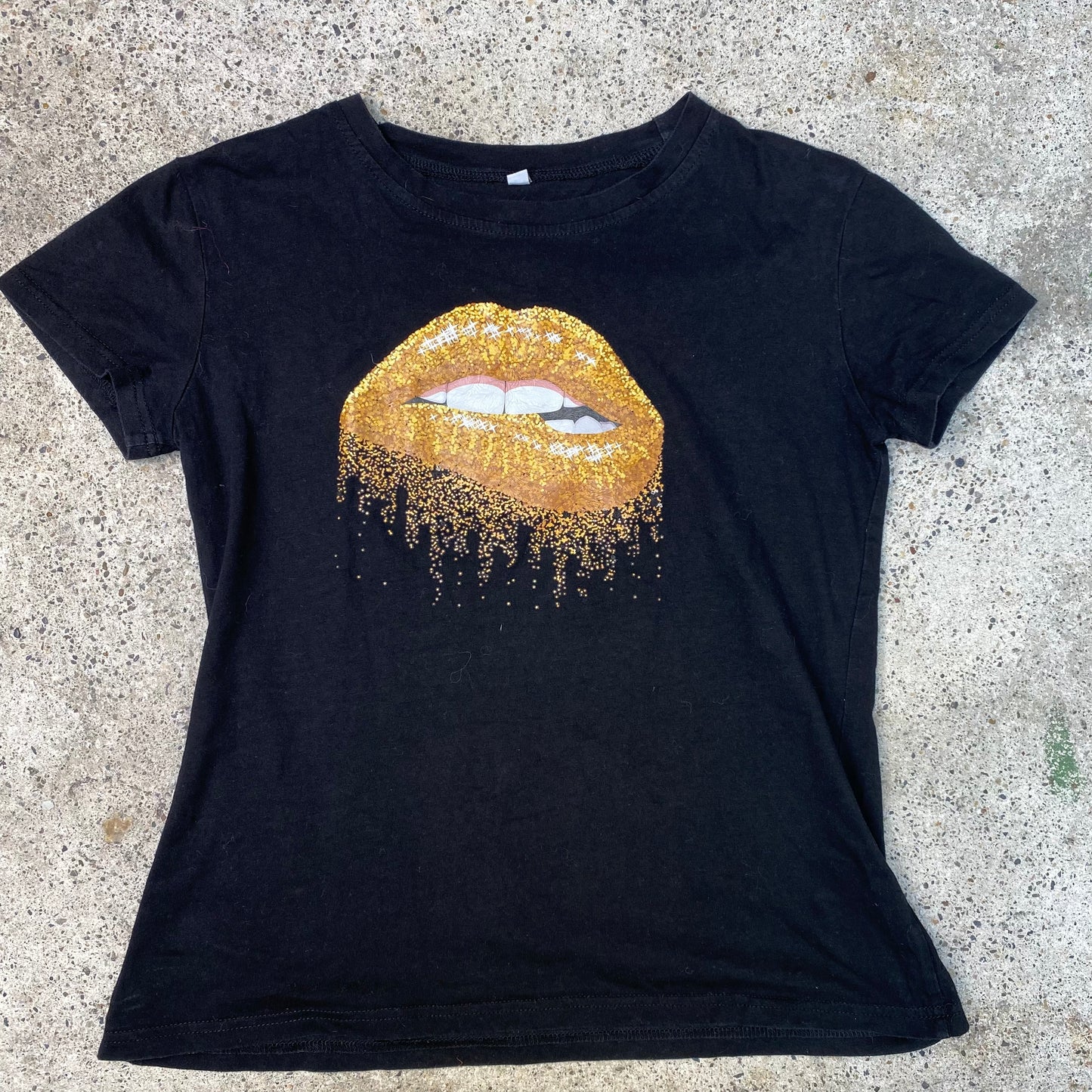 Vintage 2000's Skater Black Top with Yellow Glittery Lip Print (S)