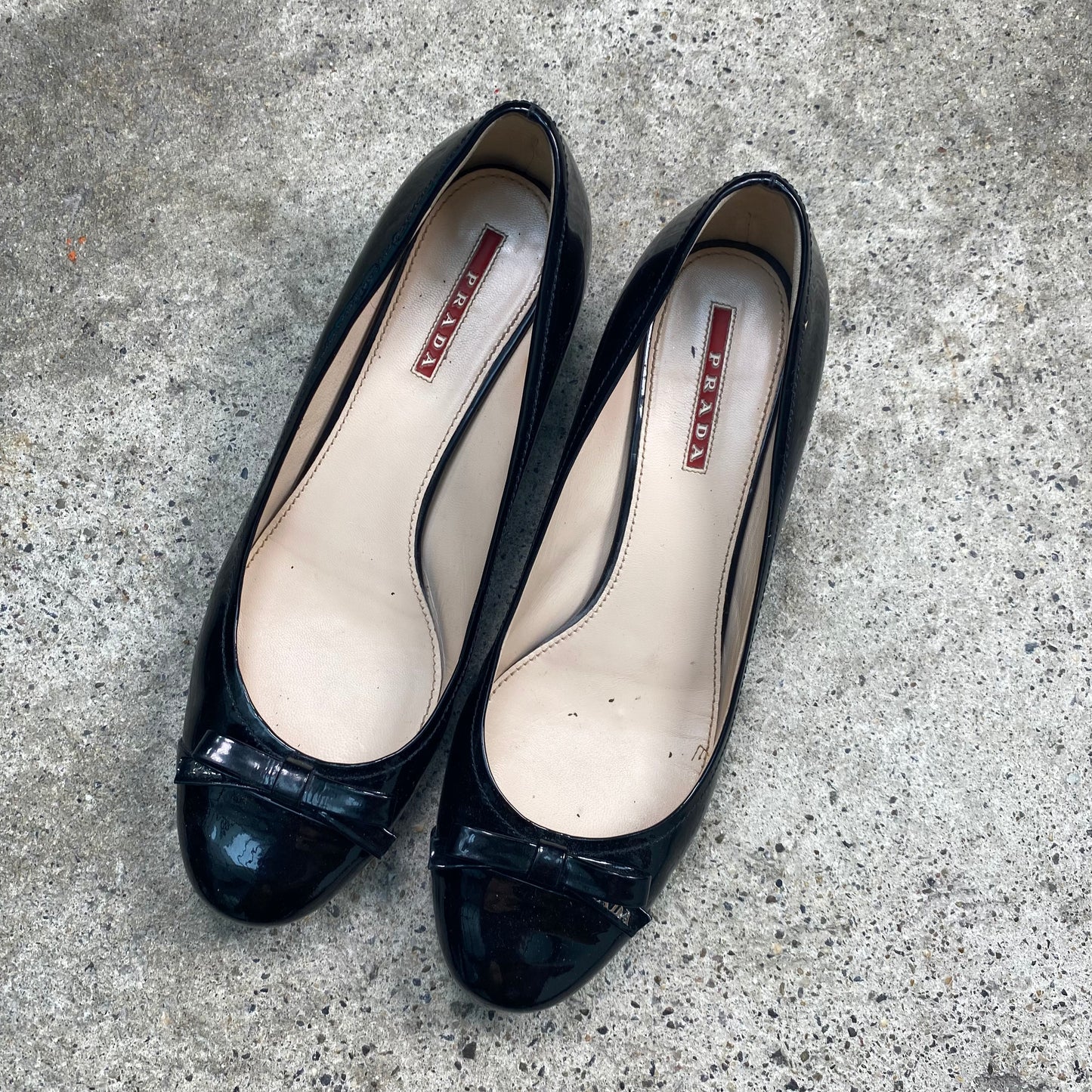 Vintage 90's Archive PRADA Glossy Black Heeled Ballet Flats (38,5)