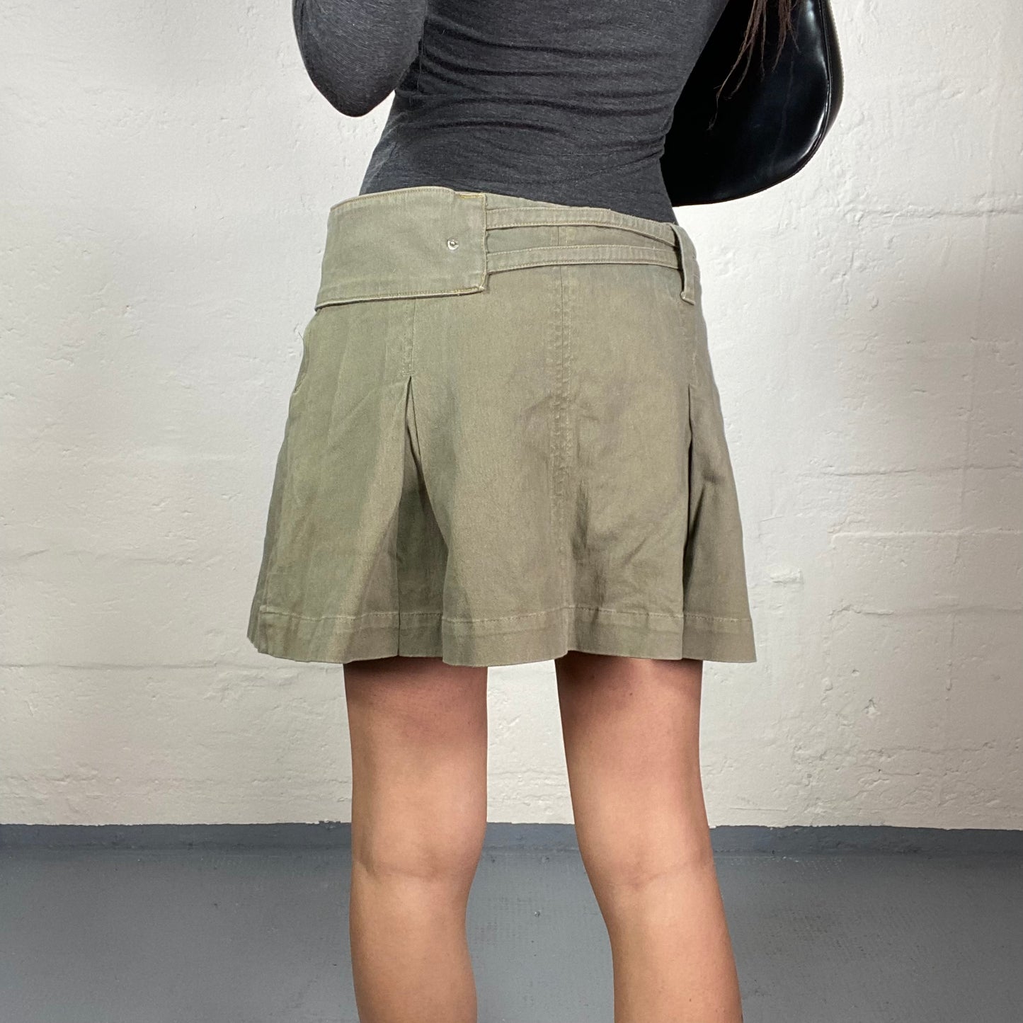 Vintage 2000's Grunge Khaki Pleated Mini Skirt with Belt Detail (M)