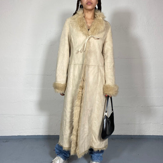 Vintage 2000's Bratz Beige Maxi Afghan Coat with Faux Fur Collar and Sleeves Detail (M)