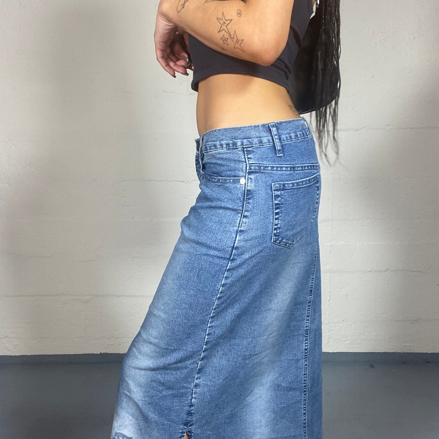 Vintage 90's Archive Denim Maxi Skirt with Printed Rose Spray Detail (S/M)