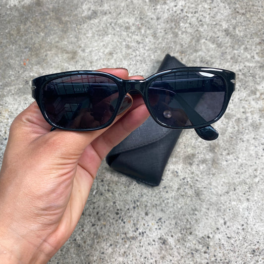 Vintage 90's Black Classic Sunglasses