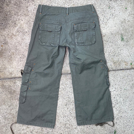 Vintage 2000's Street Style Khaki Cargo Capri Pants (XS)