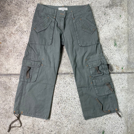 Vintage 2000's Street Style Khaki Cargo Capri Pants (XS)