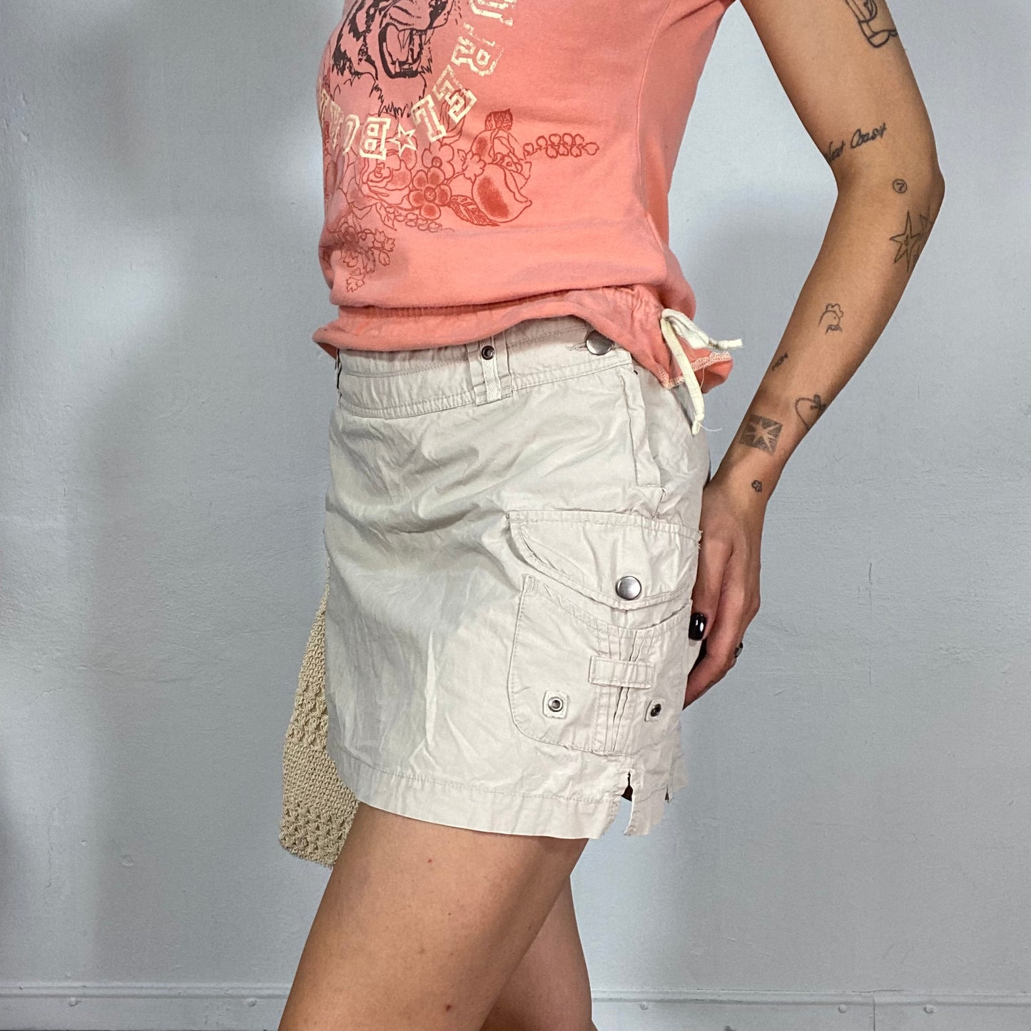 Vintage 2000's Skater Beige Cargo Mini Skirt (S)