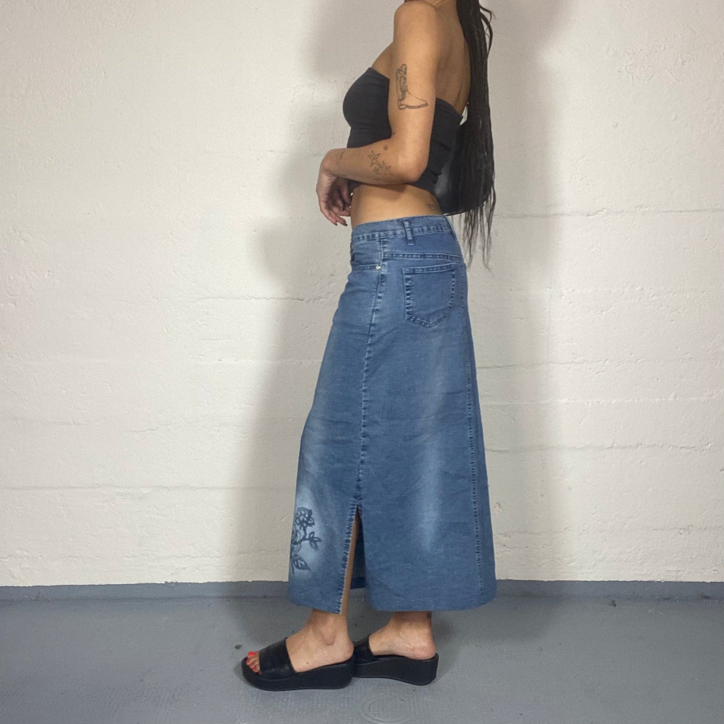 Vintage 90's Archive Denim Maxi Skirt with Printed Rose Spray Detail (S/M)