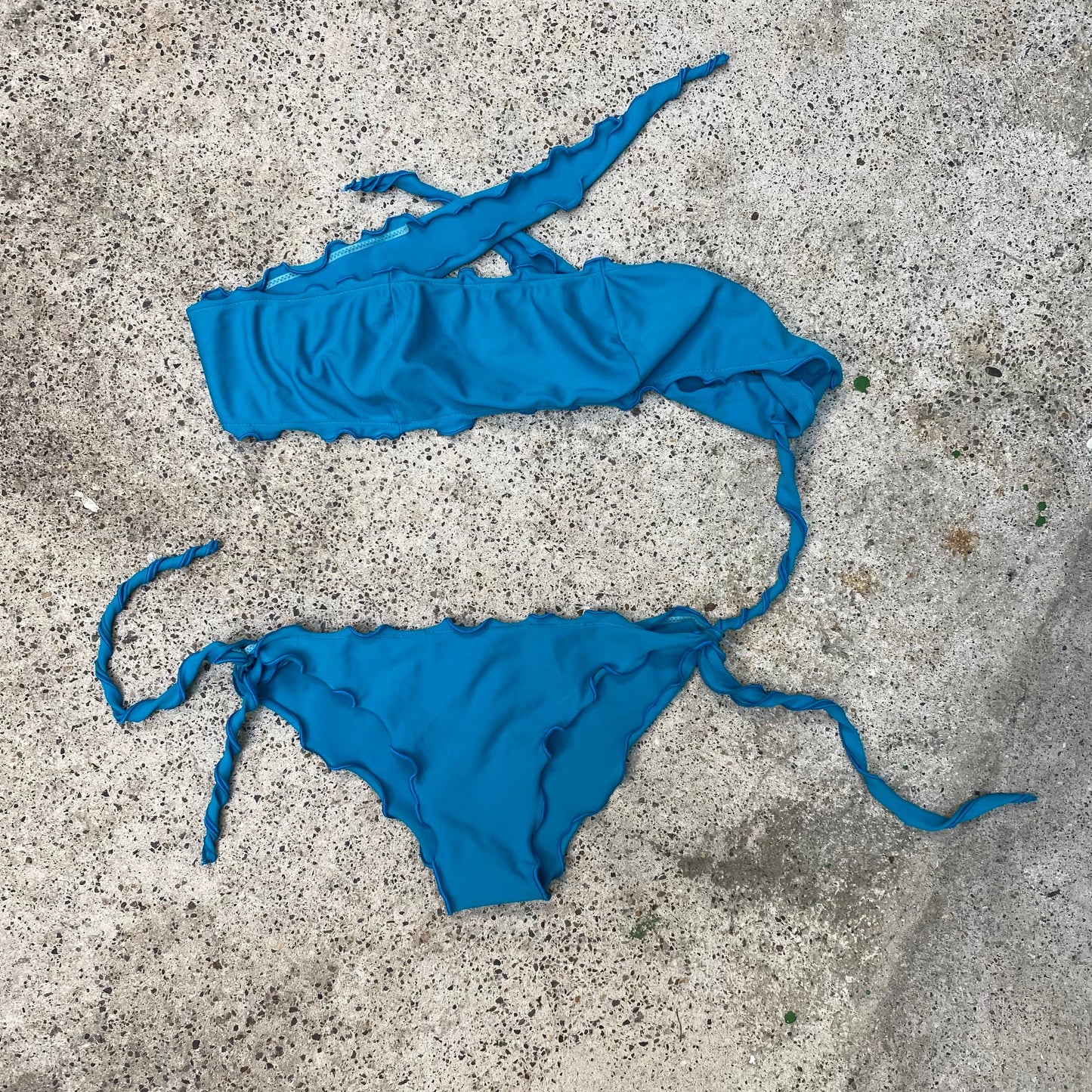 Vintage 2000's Summer Aqua Blue Ruffle Bikini (XXS)