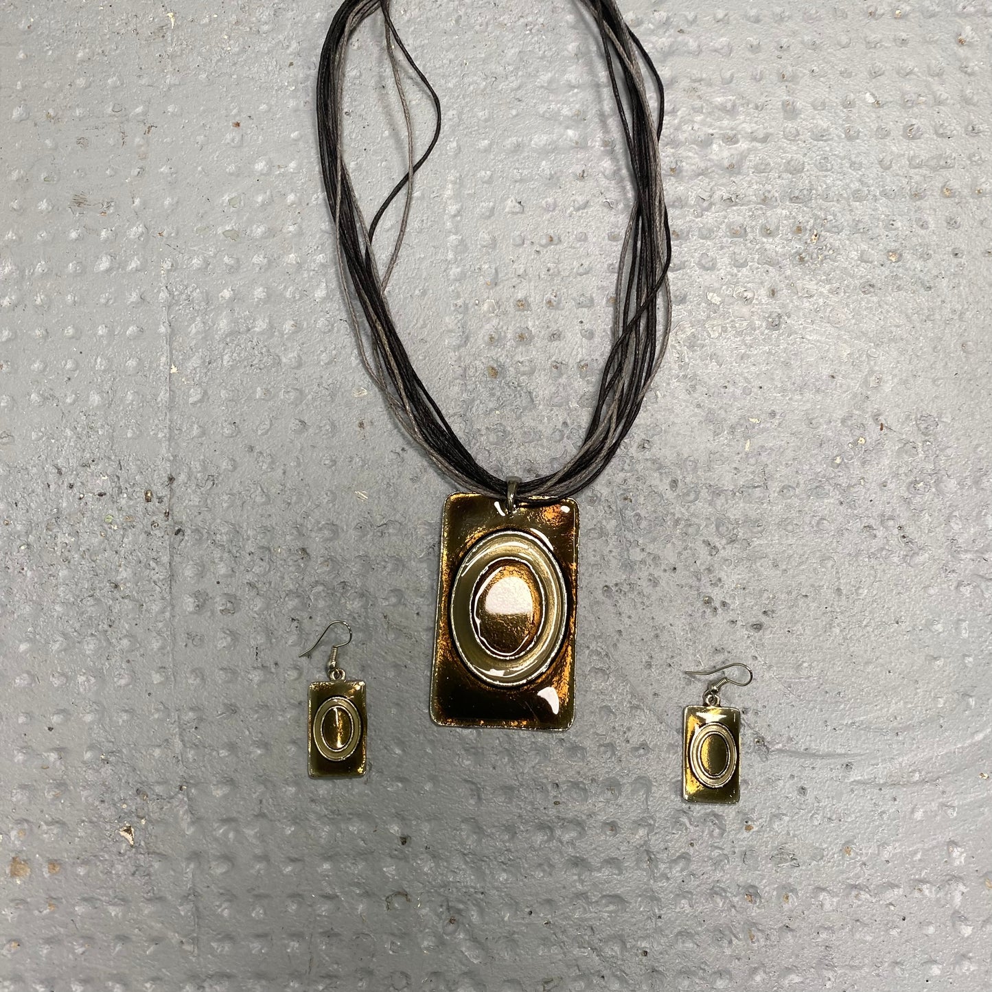Vintage 2000's Cute brown Necklace with 'Boxed Circle' Pendant and Matching Earrings