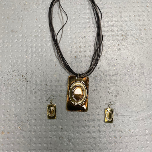 Vintage 2000's Cute brown Necklace with 'Boxed Circle' Pendant and Matching Earrings