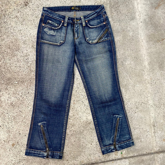 Vintage 90's Streetstyle Dark Wash Capri Jeans with Yellow Stitching and Zipper Details (XS)