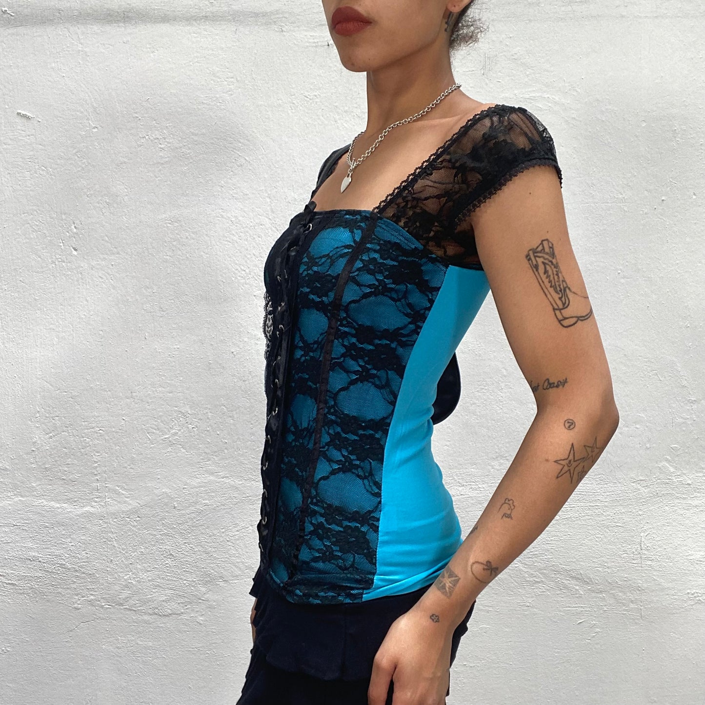 Vintage 2000's Babydoll Blue Corset Top with Black Lace Detail and Puffed Sleeves (S)