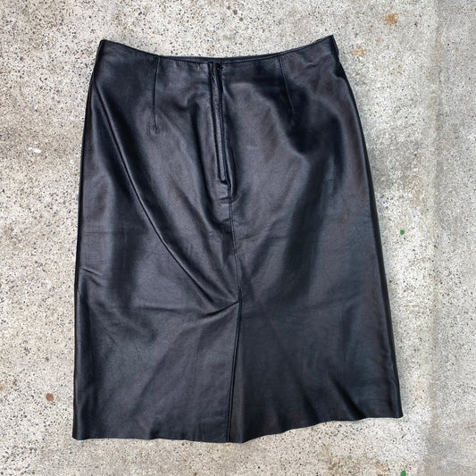 Vintage 90's Model Off Duty Black Midi Leather Pencil Skirt (XS)