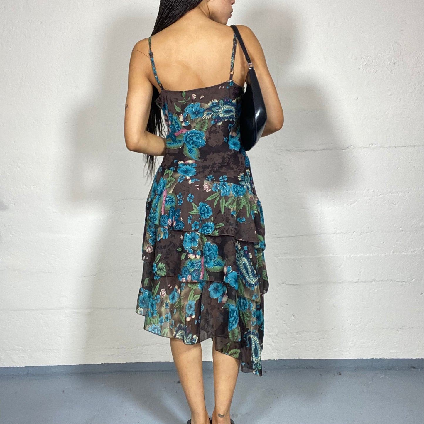 Vintage 90's Phoebe Buffay Brown Maxi Loose Cut Dress with Frilled Bottom and Blue Floral Print (M)