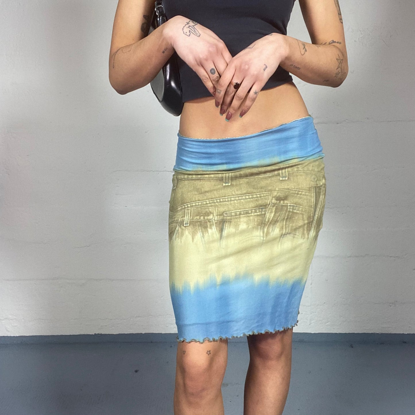 Vintage 90's Lizzie McGuire Blue and Beige Printed Denim Midi Skirt (S/M)