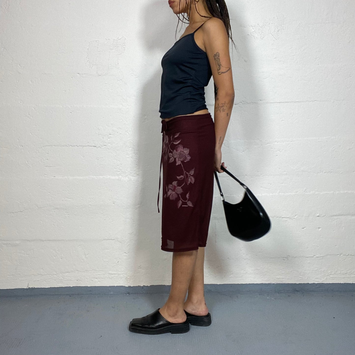 Vintage 90's Vampy Girl Burgundy Midi Pencil Skirt with Floral Print (S)