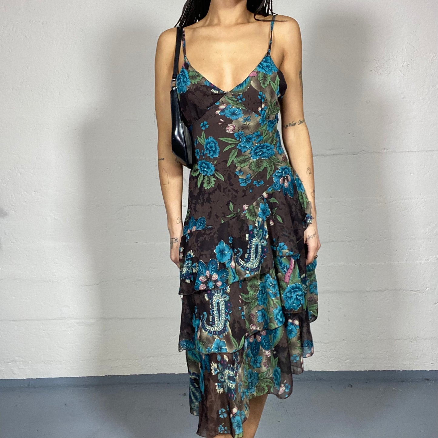 Vintage 90's Phoebe Buffay Brown Maxi Loose Cut Dress with Frilled Bottom and Blue Floral Print (M)