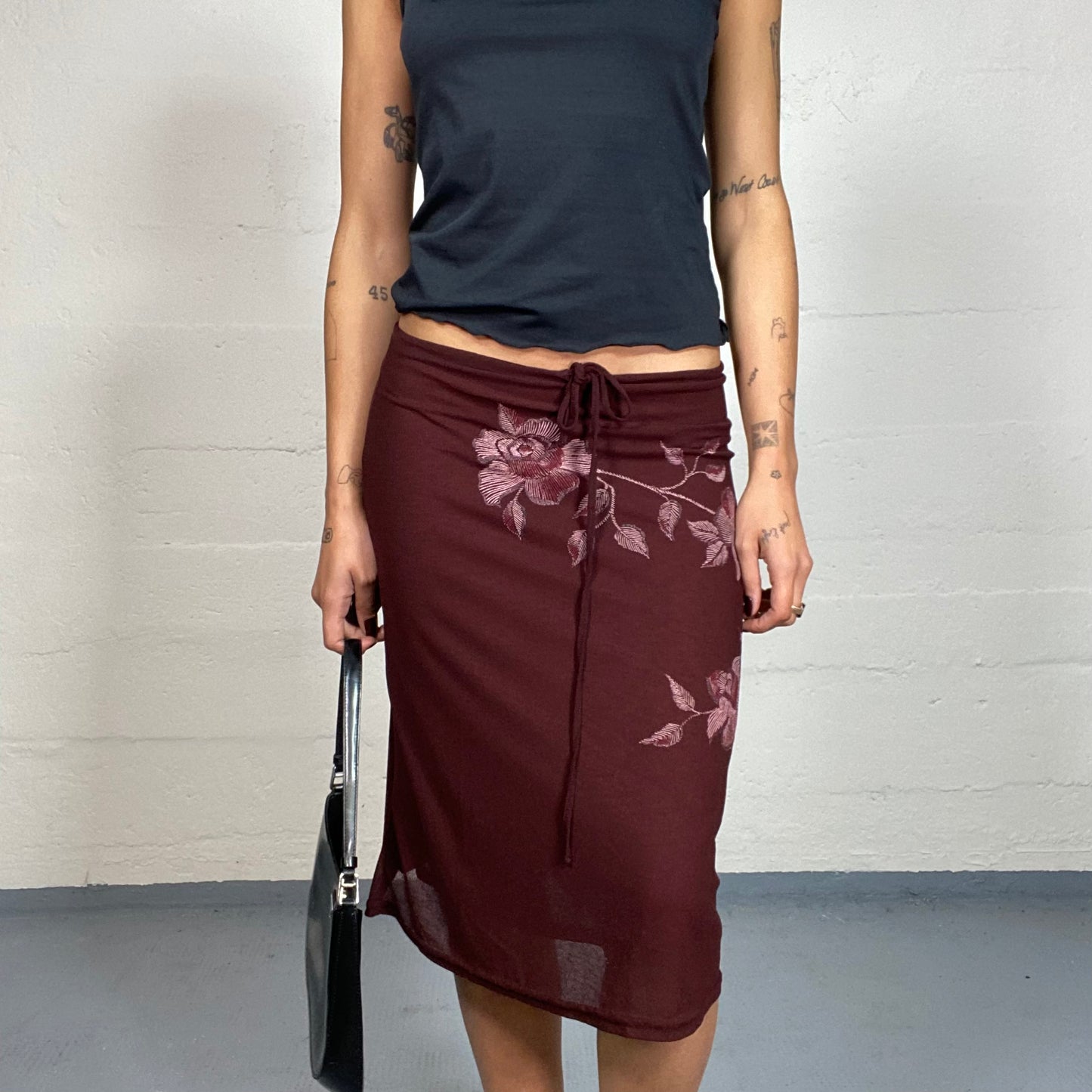 Vintage 90's Vampy Girl Burgundy Midi Pencil Skirt with Floral Print (S)